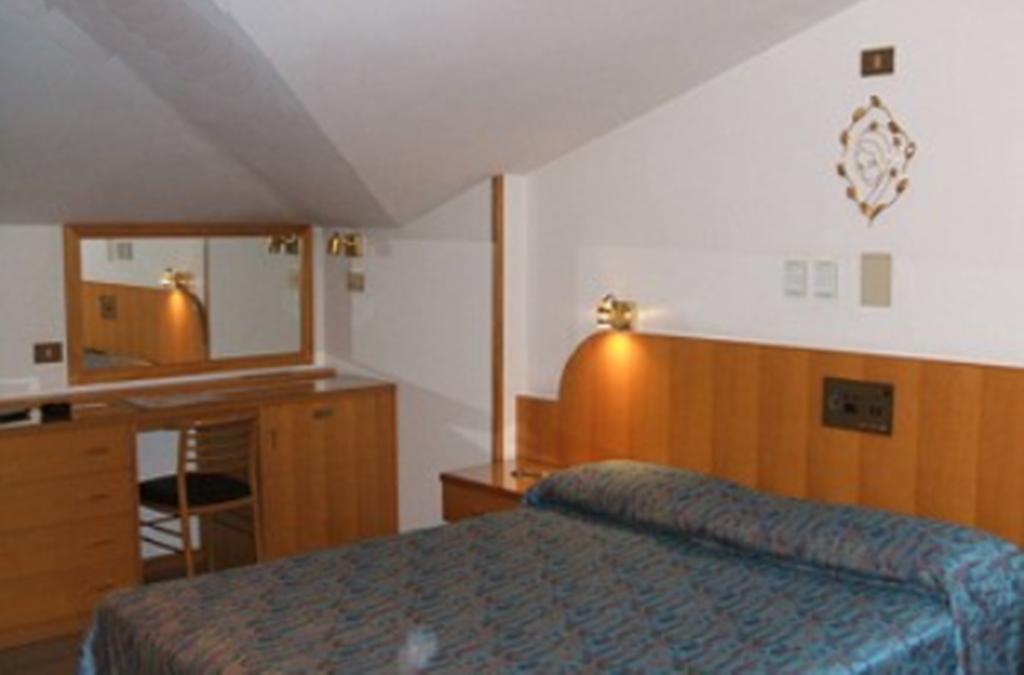 Hotel Garden Αντζόλα ντελ Εμίλια Δωμάτιο φωτογραφία